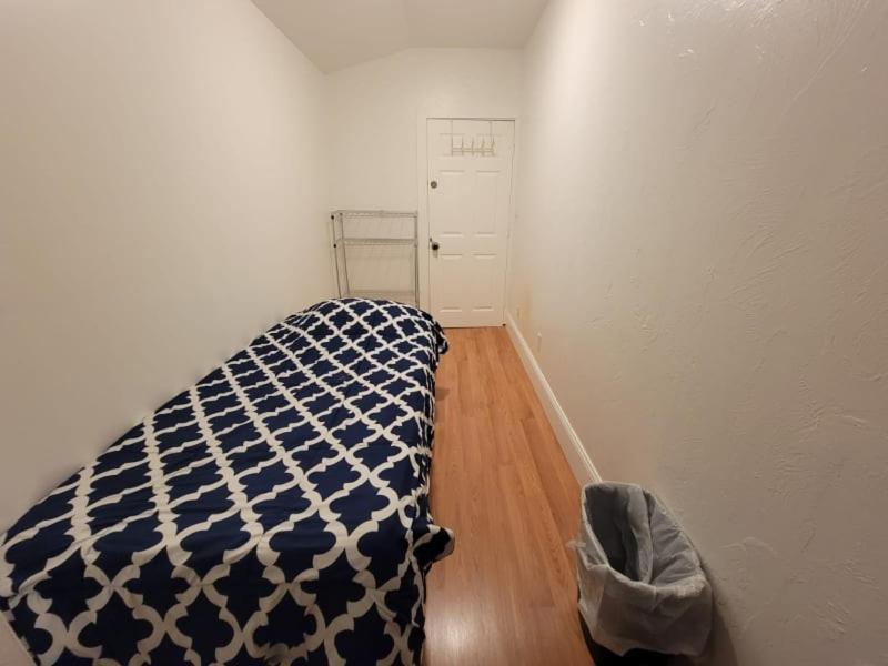 Private Bedroom Near Boston Exterior photo