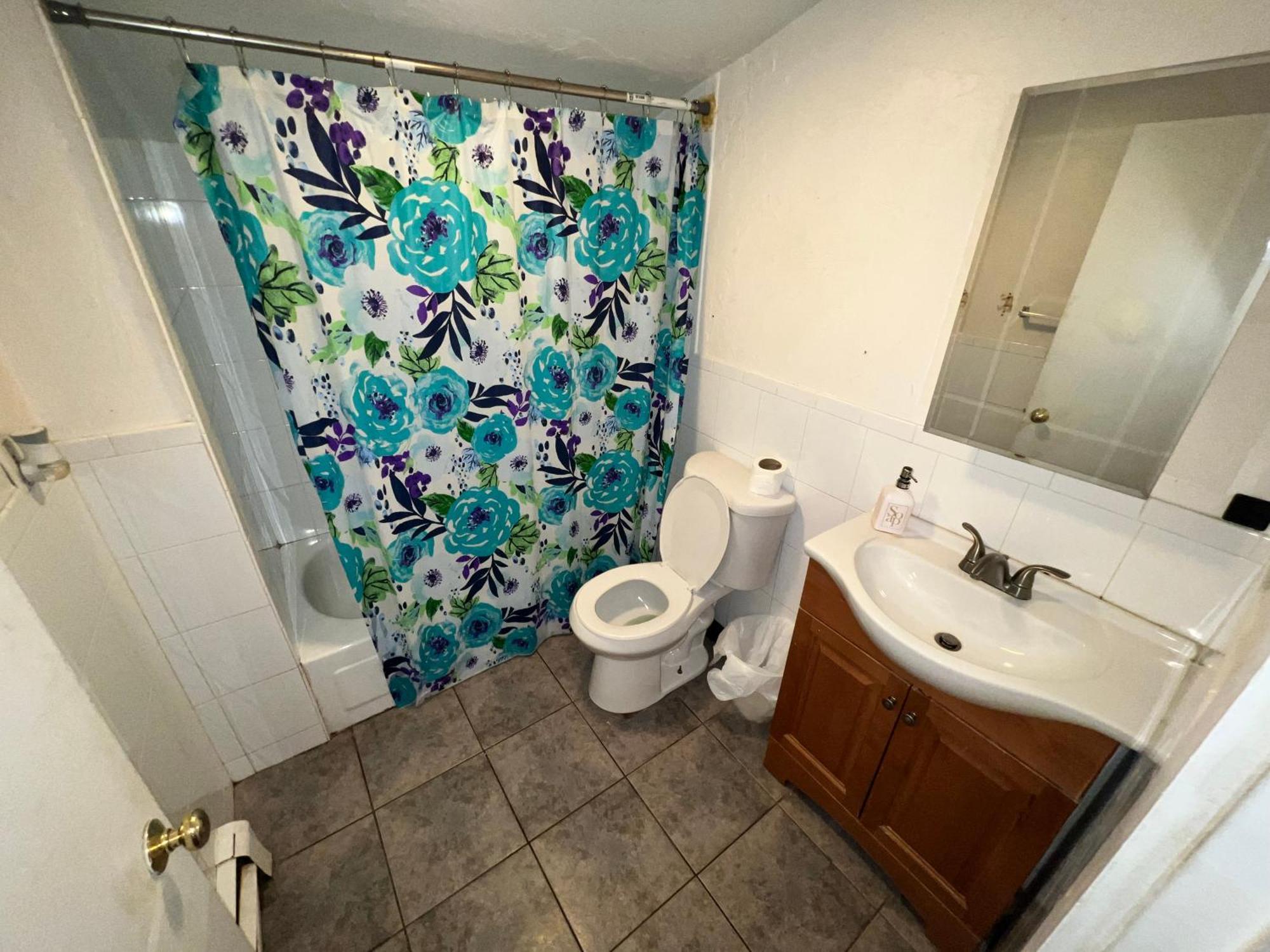 Private Bedroom Near Boston Exterior photo
